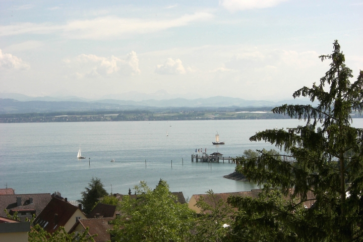 Ferienwohnungen mit See- und Alpenblick | Schiffslandestelle Immenstaad