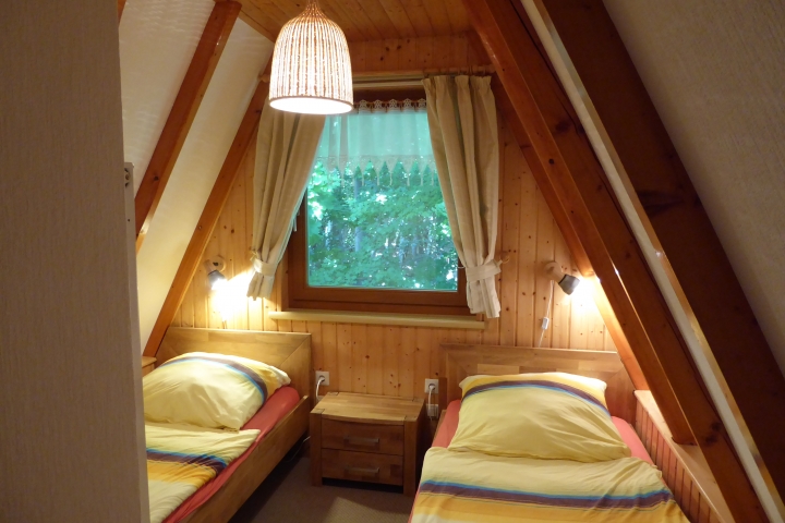 2 gemütliche, ruhige Schlafzimmer mit je 2 Betten garantieren Erholung pur...