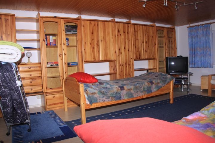 Wohn- und Schlafzimmer 2