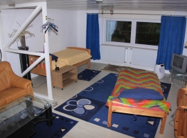 Wohn- und Schlafzimmer 1