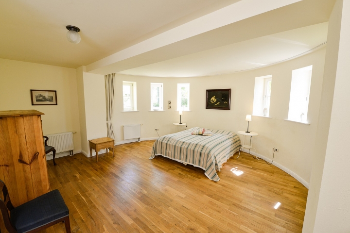 Wohnung 2 Erstes Schlafzimmer