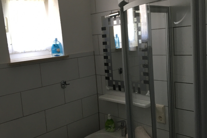 Reinigungszentrum mit Dusche