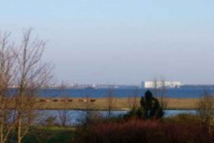 Blick vom Balkon auf Wismar
und Wismarbucht mit vorgelagerter Vogelinsel