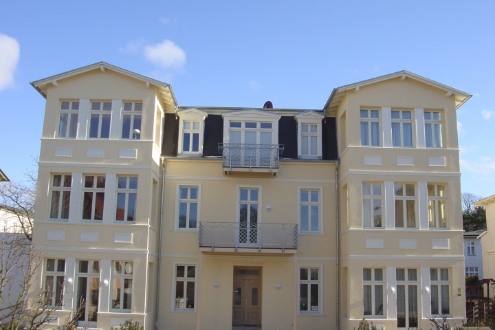 Vorderansicht der Villa