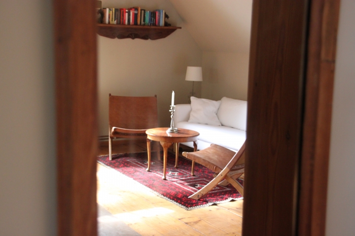 Sofa am Kamin