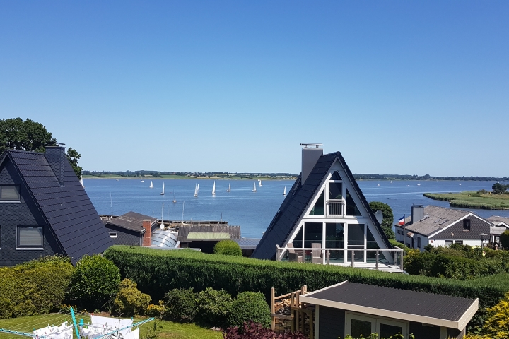 Ferienhaus Stexwig | Ein toller Blick vom Balkon auf die Schlei