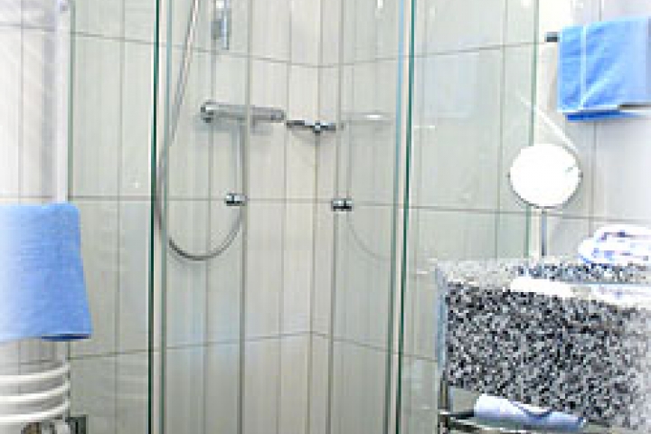ALPSPITZ - modernes Badezimmer