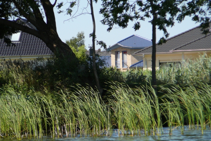 Ansicht Ferienhaus vom Woblitzsee aus