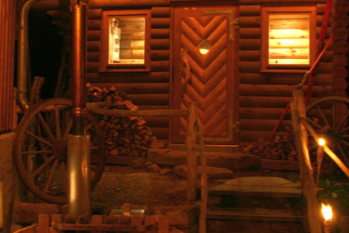 Blockhüttensauna und Badezuber