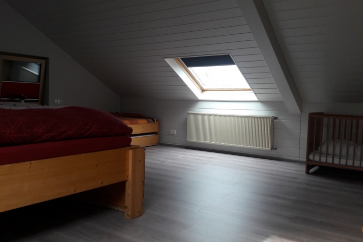 großes Schlafzimmer wie vor aus einer anderen Perspektive