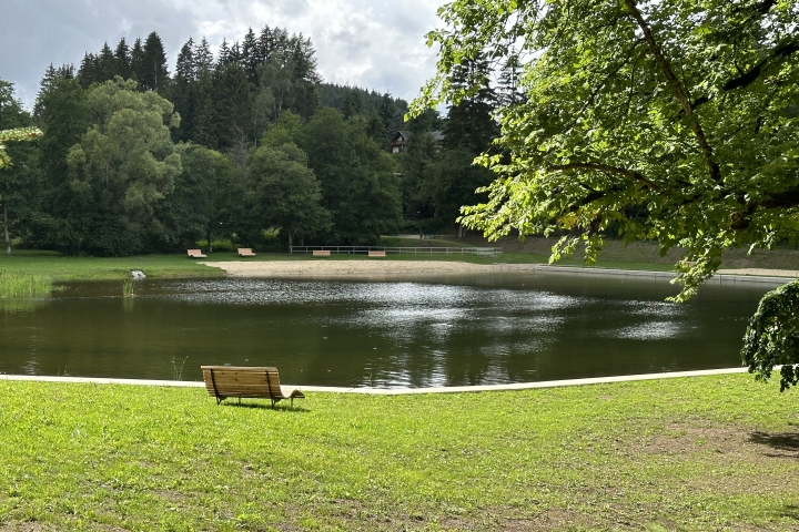 neu eröffnetes Waldschwimmbad ganz in der Nähe vom FH