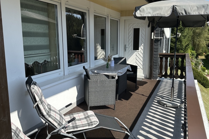 Ihre große Sonnenterrasse zu relaxen und entspannen.