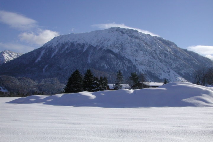 unser schneebedeckter Rauschberg mit Gondel 