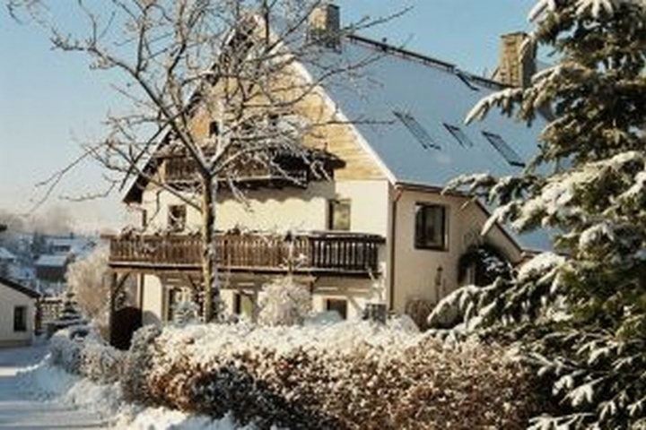 Nach einem Winterspaziergang erwartet Sie Ihre warme und gemütlichen Ferienwohnung