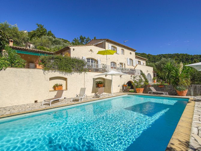 Villa mit privatem Pool bei Cannes | Villa mit Pool und weitem Blick nach Cannes