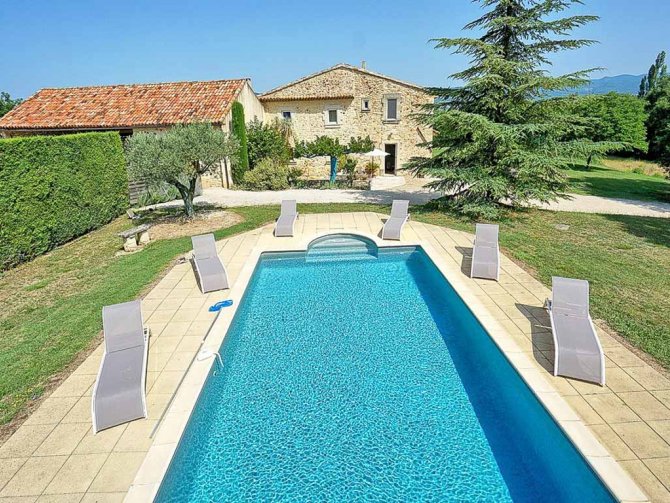 Ferienhaus mit Pool bei Roussillon | Ferienhaus mit Pool in der Nähe der Ockerfelsen in Roussillon in der Provence
