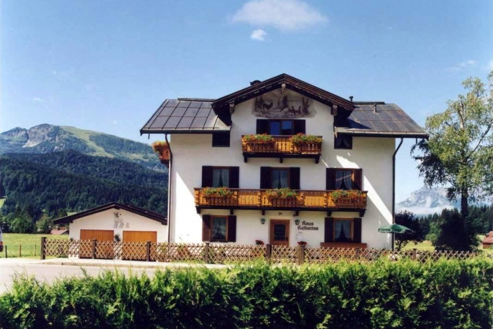 Haus Katharina mit Blick auf den Unterberg