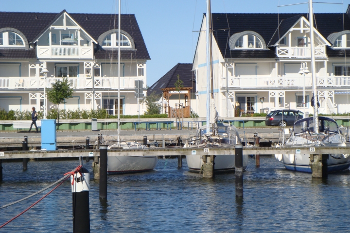 Ferienwohnung Hafenidylle 1 | Die Wohnanlage liegt direkt am Yachthafen