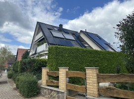 Zwei Solaranlagen sorgen im Sommer für Warmwasser ausschließlich aus Sonnenenergie.