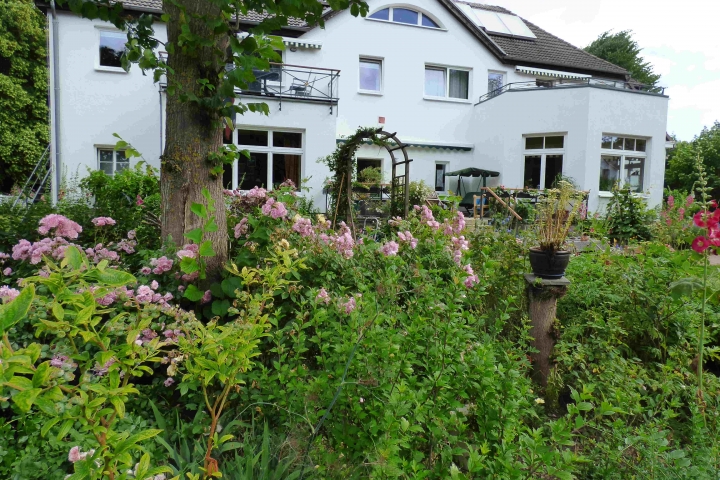 Ferienwohnungen im Gutshaus Neuhof | Südansicht