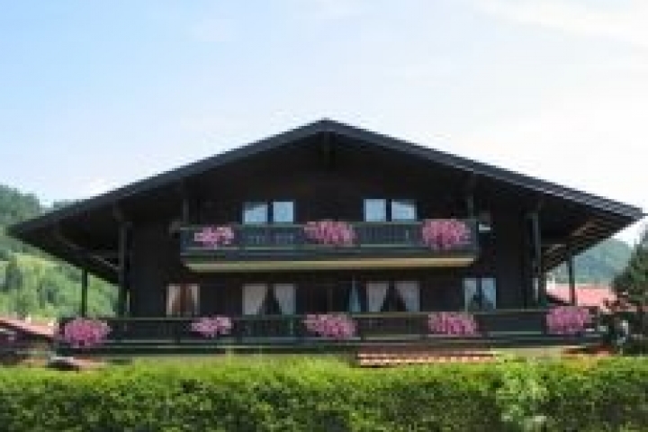 Ferienwohnung Alpchalet | Alpchalet im Sommer