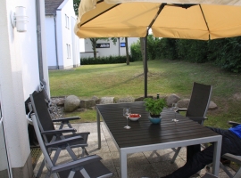 Terrasse mit Garten