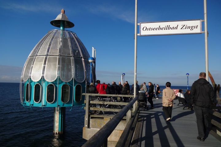 An der Seebrücke Tauchglocke zum Unterwassererlebnis
