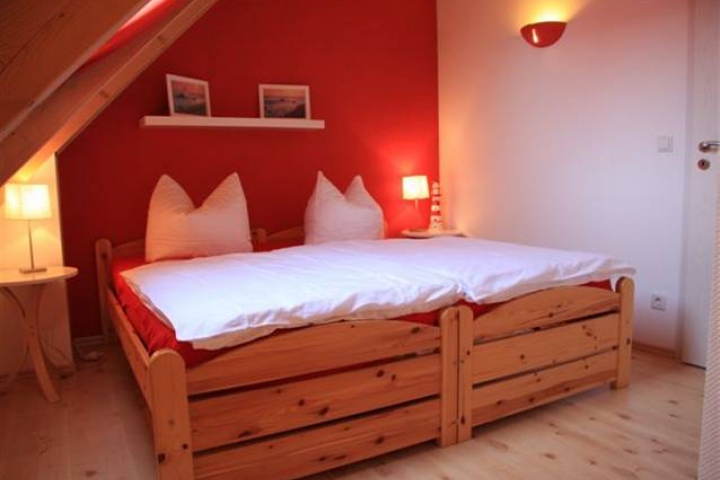Schlafzimmer mit zwei Einzelbetten 90 x 200cm