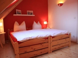Schlafzimmer mit zwei Einzelbetten 90 x 200cm