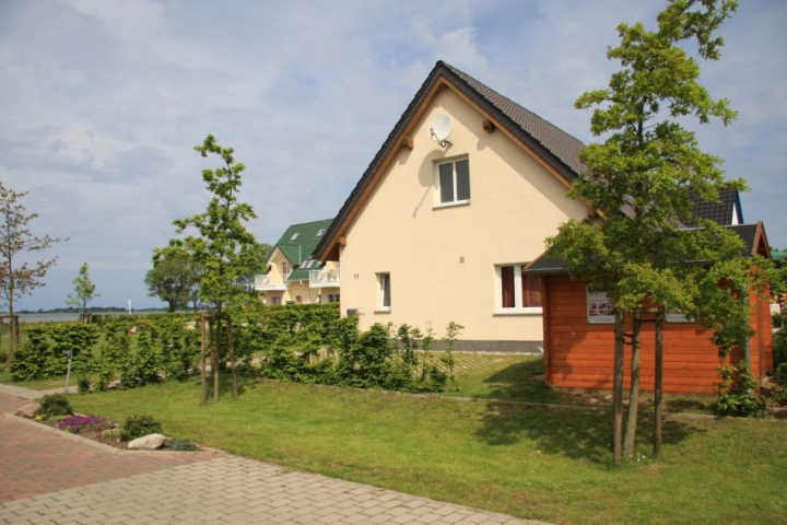 Haus mit Schuppen