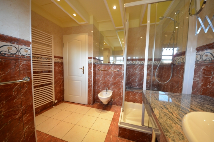 Strandhafer 17 A Bad mit Dusche u. Bidet