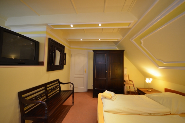 Strandhafer 17 A Schlafzimmer mit TV