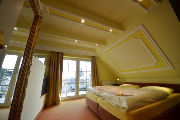 Ferienhaus Sturmhaube Nr.17 G Schlafzimmer OG mit Balkon