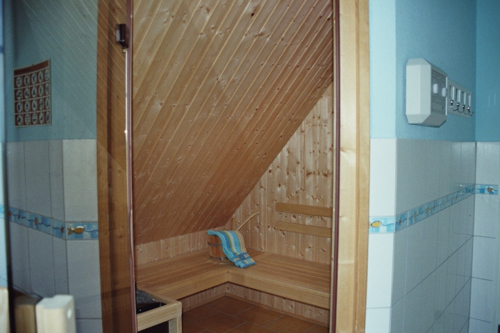 Nach einem kalten Winterspaziergang wärmen Sie sich in der wohltuenden Sauna auf.