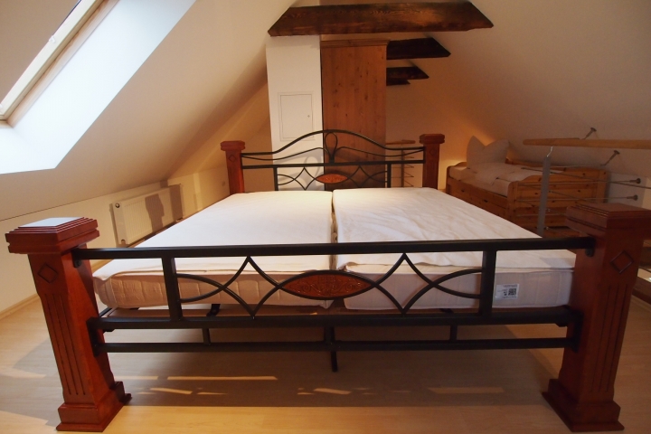 Schlafbereich 2 mit Doppelbett 180x200cm Vollmatratzen