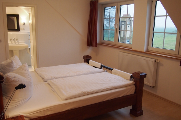 Schlafen 1, mit 200x200cm Vollmatratzen und Bad en suite