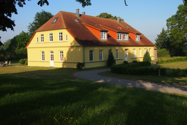 Zufahrt zum Ferienhaus Gut Rattelvitz