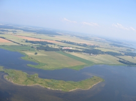 Gut Rattelvitz zwischen eigenem Wasser, Feld und Wald