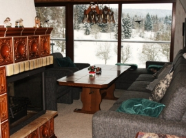 Wohnzimmer(22qm) mit Panoramablick über's Freibachtal, Kamin