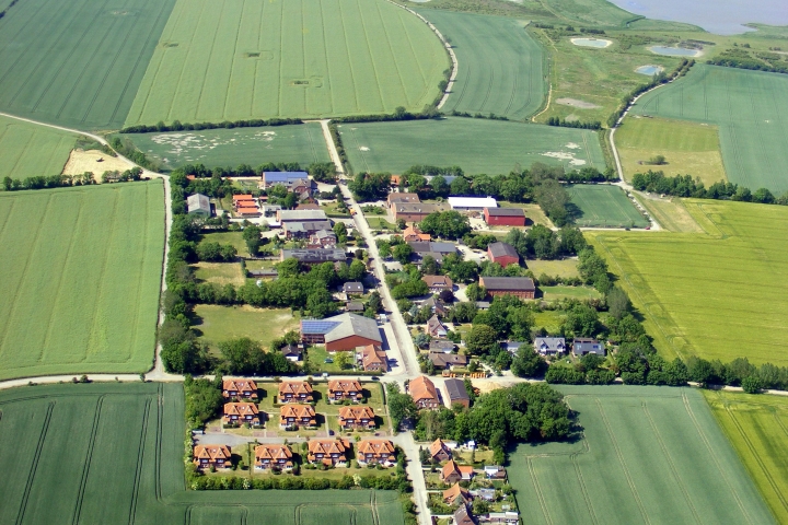 Unser kleines Dorf direkt am Naturschutzgebiet und der Ostsee