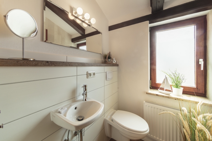 WC extra Wohnung 2/17