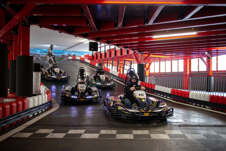 nicht nur für kleine Jungs, tolle Kartbahn ca. 4 km