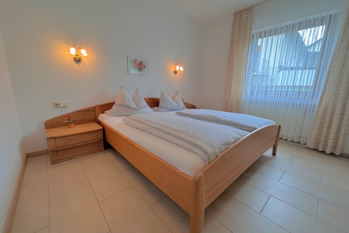 2. Doppel Schlafzimmer mit Du/WC  Fön