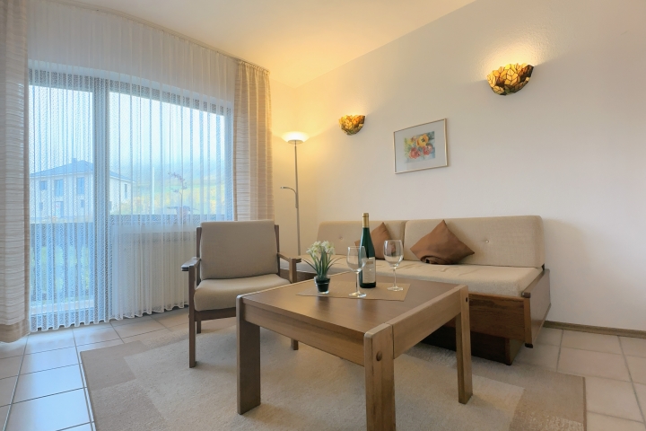 Sitzgruppe kleine Auszeit mit Blick zum Balkon FEWO Nr10