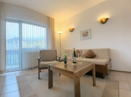 Sitzgruppe kleine Auszeit mit Blick zum Balkon FEWO Nr10