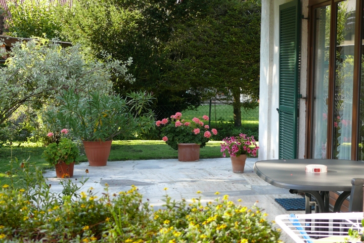 Ferienwohnungen Gästehaus Boarlehof | große Sonnenterrasse mit Garten