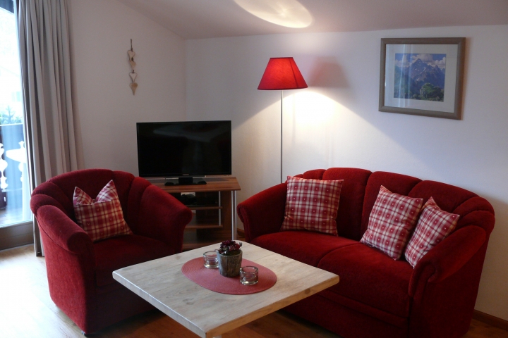 Couchecke im Wohnzimmer mit 2 Sesseln