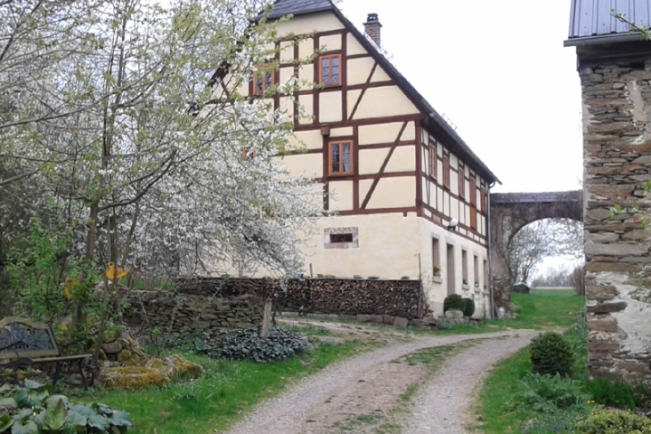 Ferienhaus Kirchbach | Seitenansicht von der Auffahrt her...