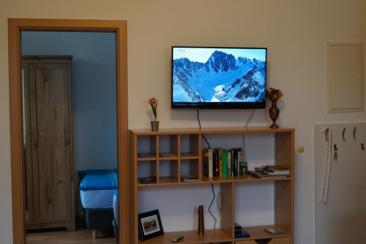 Wohnraum mit Fernseher