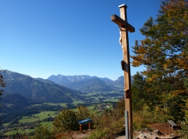 Wetterkreuz mit Blick ins Kaisergebirge